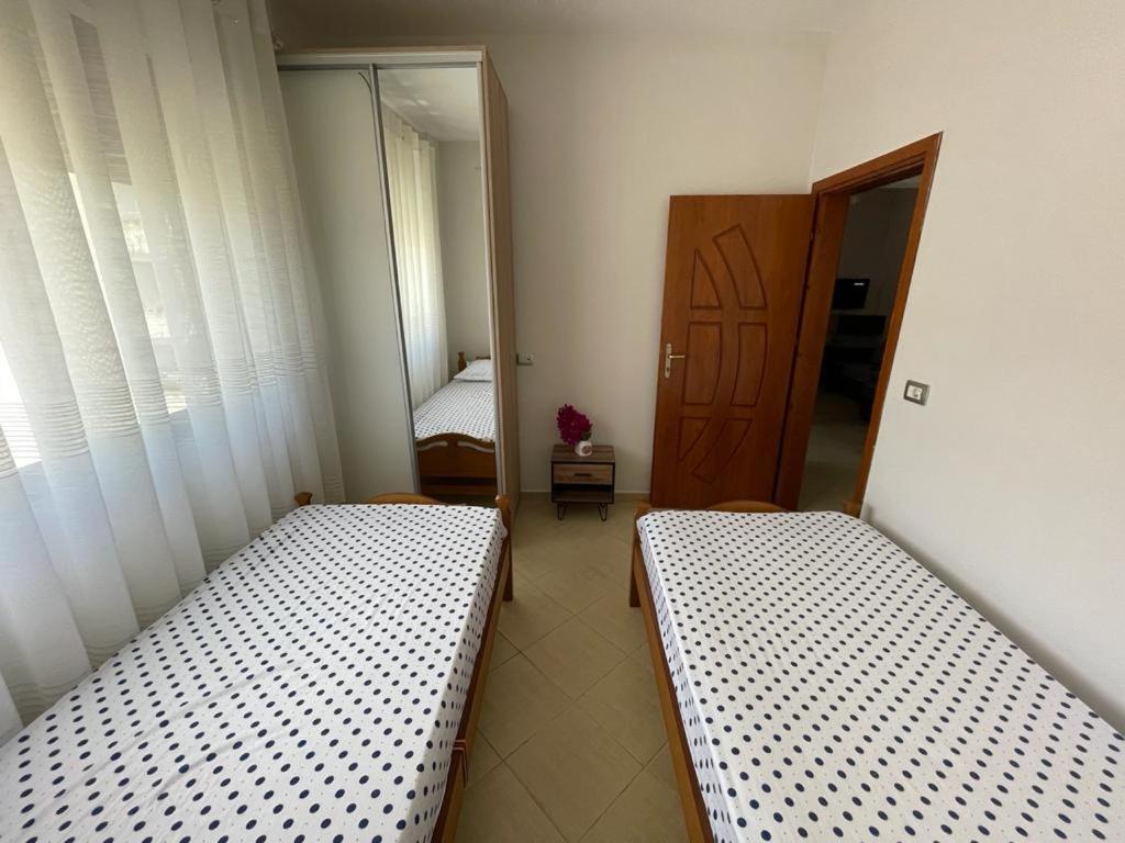 Near By The Sea Apartment Saranda Zewnętrze zdjęcie